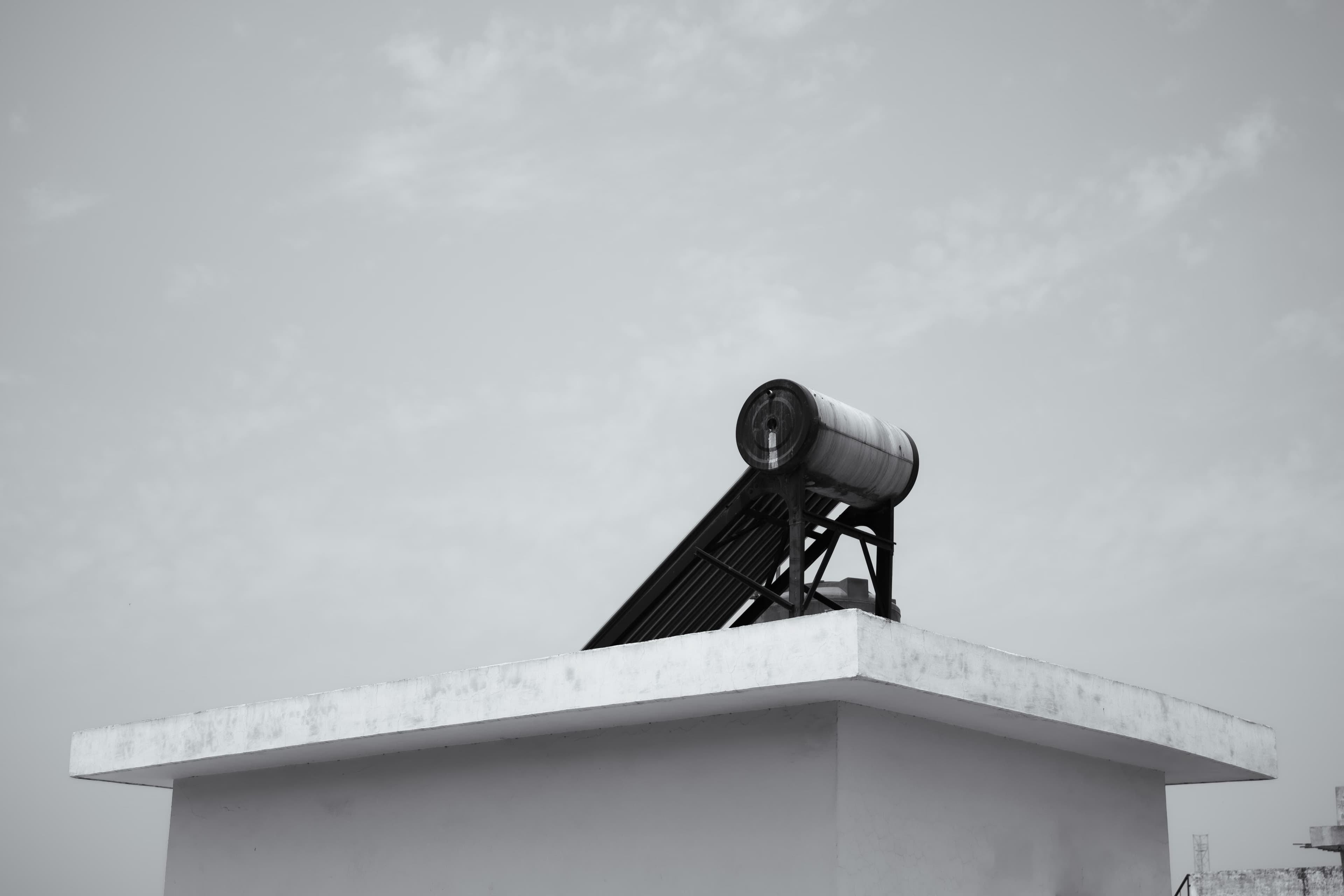 Aquecedor Solar de Água para Banho: Quantos Banhos Rende, Preços e Se Vale a Pena em 2026